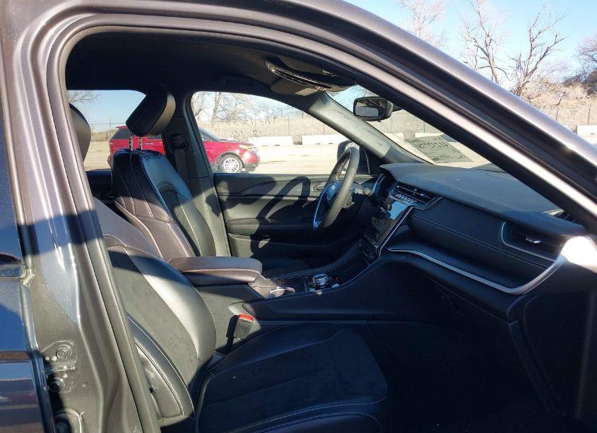 Photo 5 of 2024 Jeep Grand CHEROKEE L ALTITUDE 4X4 (VIN 1C4RJKAG0R8535579)