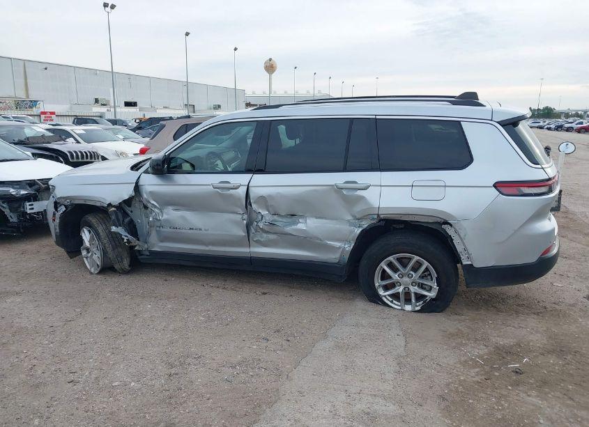 Photo 14 of 2023 Jeep Grand CHEROKEE L LAREDO 4X4 (VIN 1C4RJKAG1P8808090)