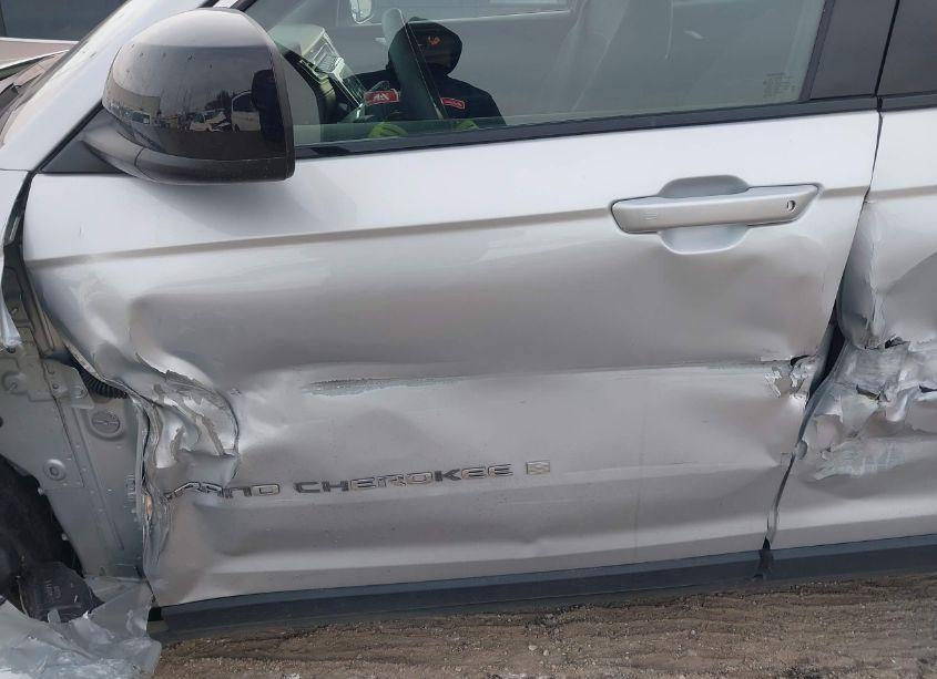 Photo 19 of 2023 Jeep Grand CHEROKEE L LAREDO 4X4 (VIN 1C4RJKAG1P8808090)