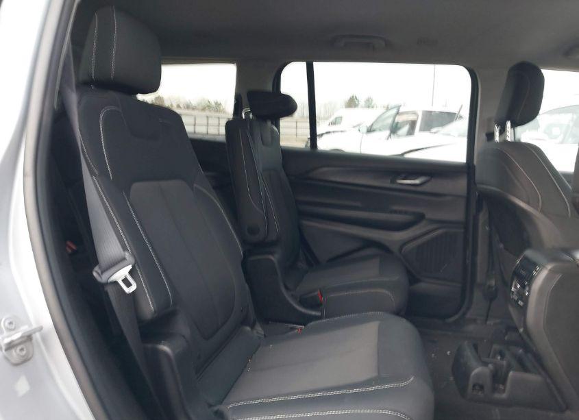 Photo 8 of 2023 Jeep Grand CHEROKEE L LAREDO 4X4 (VIN 1C4RJKAG1P8808090)