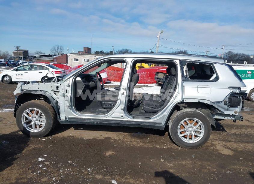 Photo 13 of 2023 Jeep Grand CHEROKEE L LAREDO 4X4 (VIN 1C4RJKAG1P8865521)