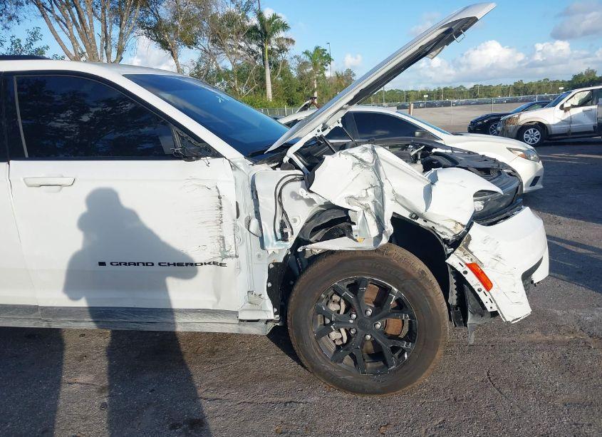 Photo 6 of 2024 Jeep Grand CHEROKEE L ALTITUDE 4X4 (VIN 1C4RJKAG1R8507726)