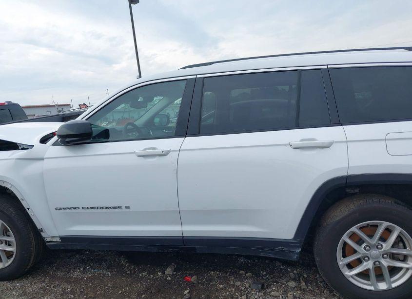 Photo 14 of 2023 Jeep Grand CHEROKEE L LAREDO 4X4 (VIN 1C4RJKAG2P8881338)