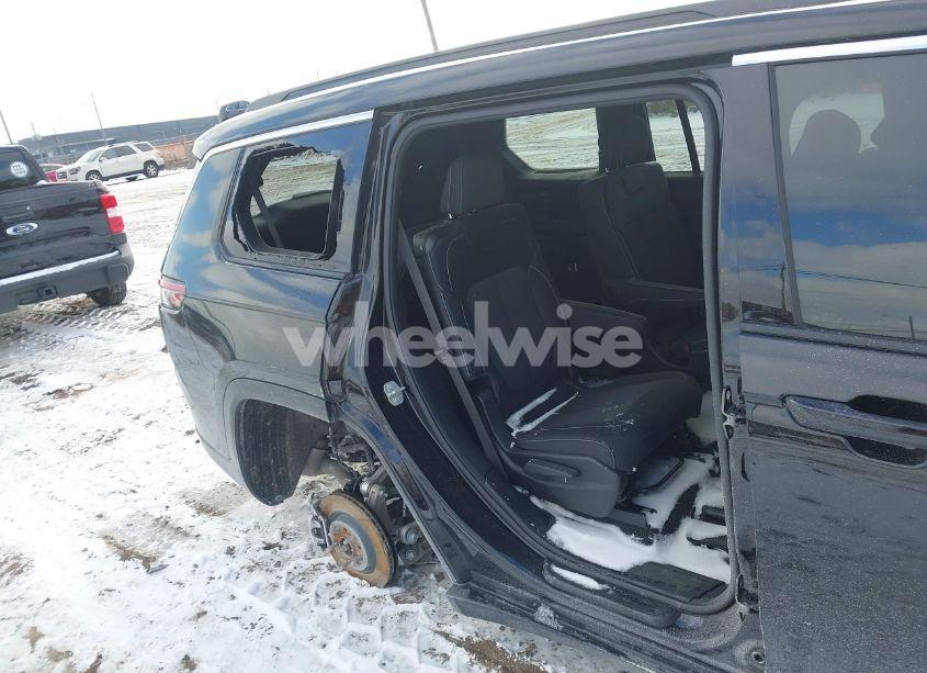 Photo 16 of 2024 Jeep Grand CHEROKEE L LAREDO X 4X4 (VIN 1C4RJKAG2R8575310)