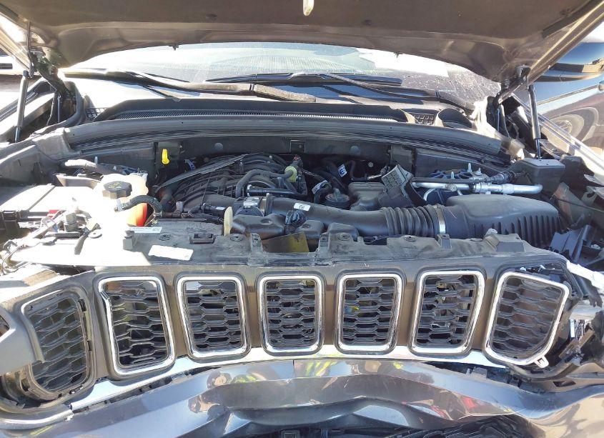 Photo 10 of 2024 Jeep Grand CHEROKEE L LAREDO 4X4 (VIN 1C4RJKAG2R8919105)