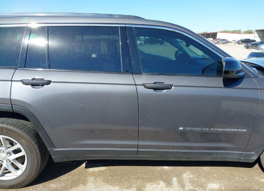 Photo 13 of 2024 Jeep Grand CHEROKEE L LAREDO 4X4 (VIN 1C4RJKAG2R8919105)