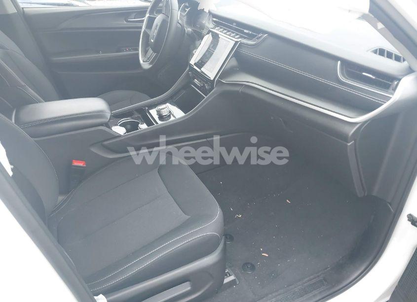 Photo 5 of 2023 Jeep Grand CHEROKEE L LAREDO 4X4 (VIN 1C4RJKAG3P8729567)