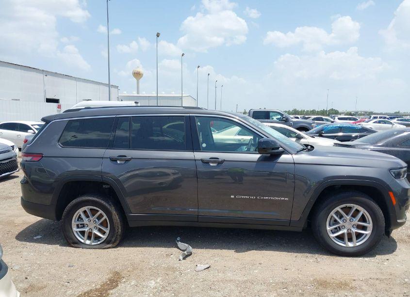 Photo 13 of 2023 Jeep Grand CHEROKEE L LAREDO 4X4 (VIN 1C4RJKAG3P8807832)