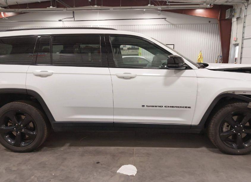 Photo 13 of 2023 Jeep Grand CHEROKEE L LAREDO/L ALTITUDE (VIN 1C4RJKAG3P8884796)