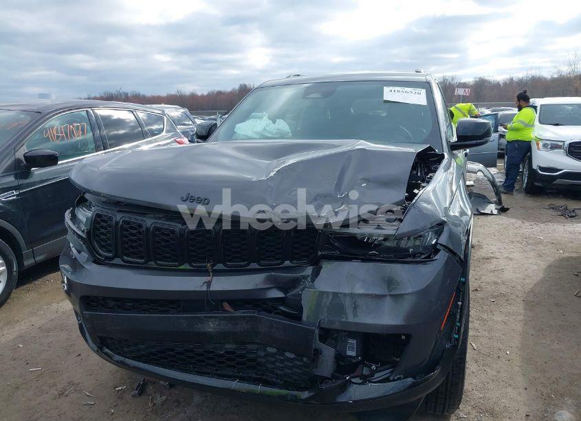 Photo 12 of 2024 Jeep Grand CHEROKEE L ALTITUDE 4X4 (VIN 1C4RJKAG3R8529033)