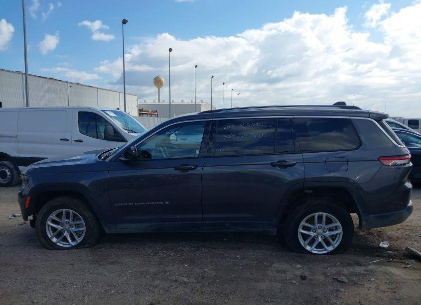 Photo 14 of 2023 Jeep Grand CHEROKEE L LAREDO 4X4 (VIN 1C4RJKAG5P8807833)