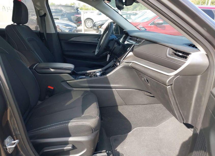 Photo 5 of 2023 Jeep Grand CHEROKEE L LAREDO 4X4 (VIN 1C4RJKAG5P8807833)