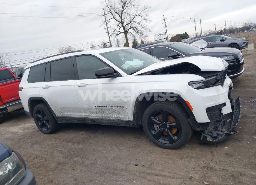 Photo 13 of 2023 Jeep Grand CHEROKEE L ALTITUDE 4X4 (VIN 1C4RJKAG5P8872715)
