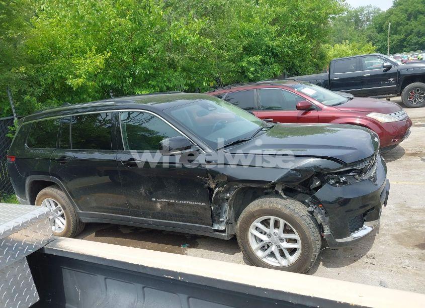 Photo 13 of 2023 Jeep Grand CHEROKEE L LAREDO 4X4 (VIN 1C4RJKAG6P8865787)