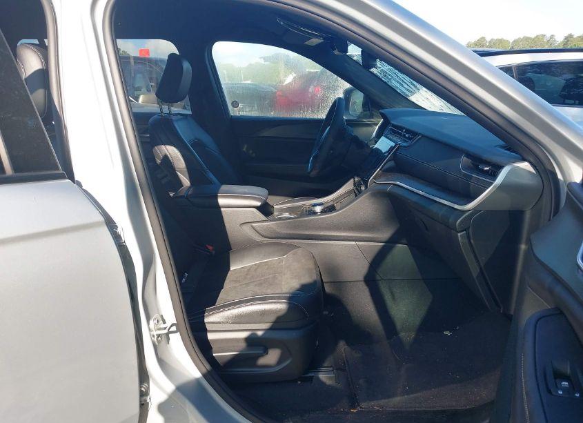 Photo 5 of 2024 Jeep Grand CHEROKEE L ALTITUDE 4X4 (VIN 1C4RJKAG6R8507673)