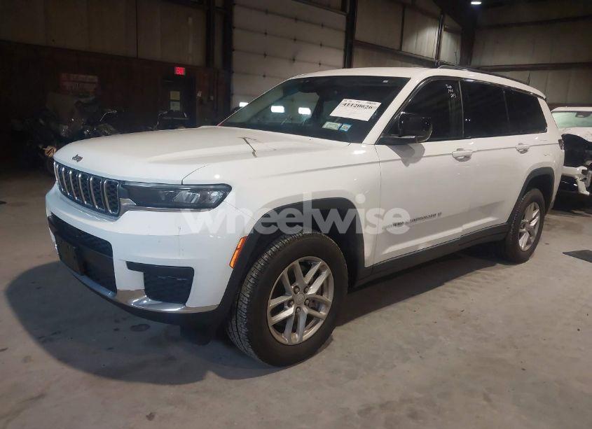 Photo 2 of 2022 Jeep Grand CHEROKEE L LAREDO 4X4 (VIN 1C4RJKAG7N8542572)