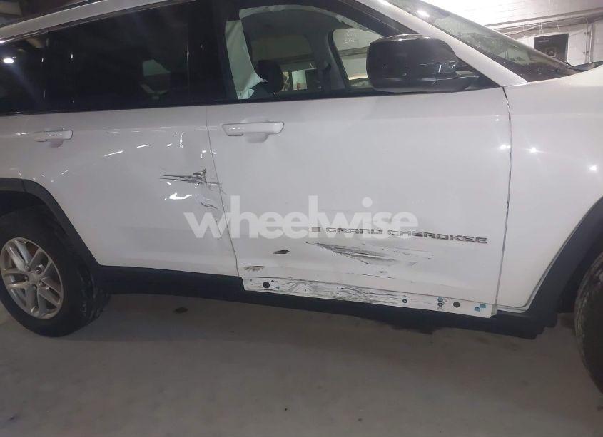 Photo 6 of 2022 Jeep Grand CHEROKEE L LAREDO 4X4 (VIN 1C4RJKAG7N8542572)