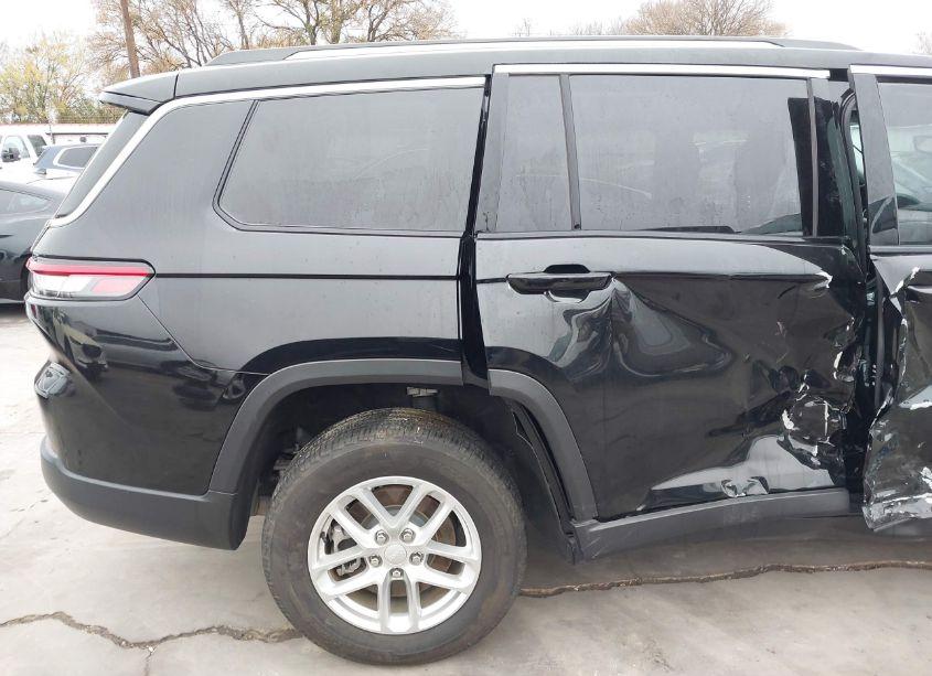 Photo 14 of 2023 Jeep Grand CHEROKEE L LAREDO 4X4 (VIN 1C4RJKAG7P8816212)