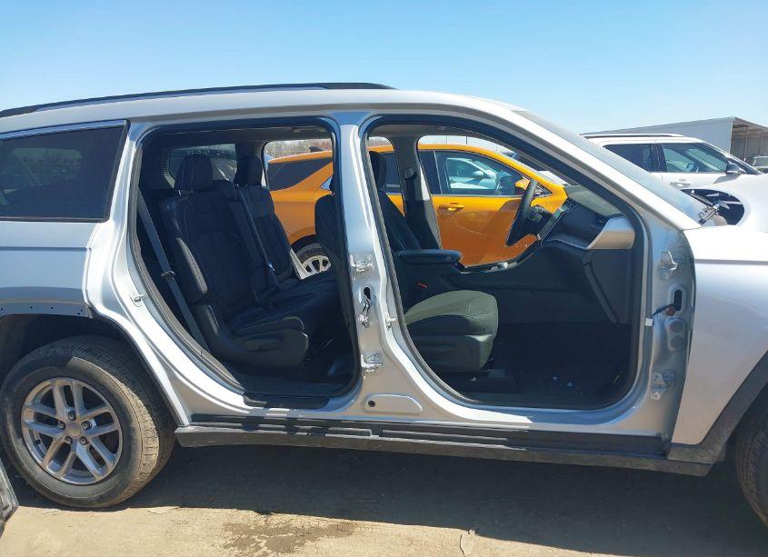 Photo 13 of 2023 Jeep Grand CHEROKEE L LAREDO 4X4 (VIN 1C4RJKAG7P8821152)