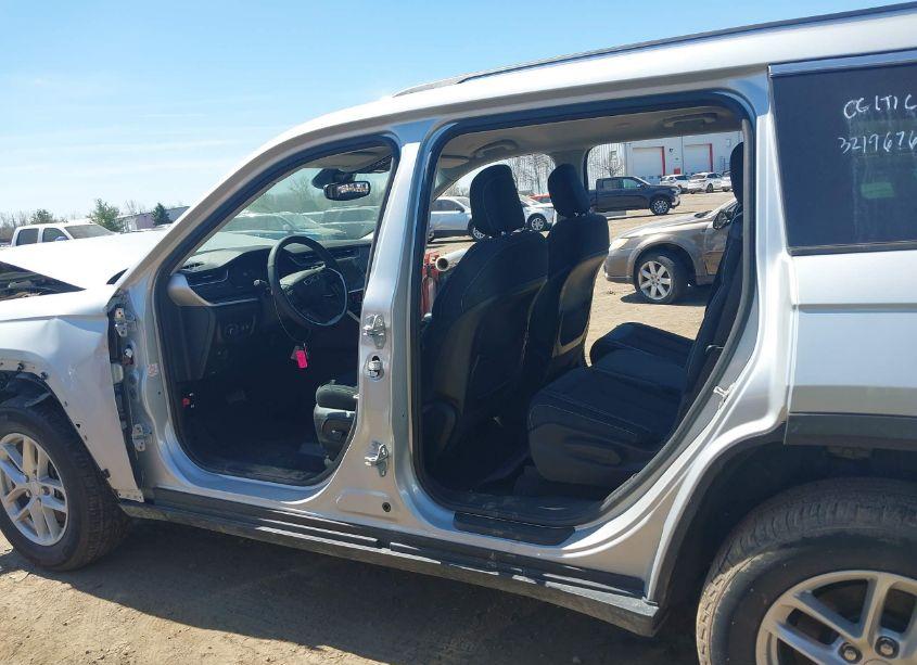 Photo 14 of 2023 Jeep Grand CHEROKEE L LAREDO 4X4 (VIN 1C4RJKAG7P8821152)