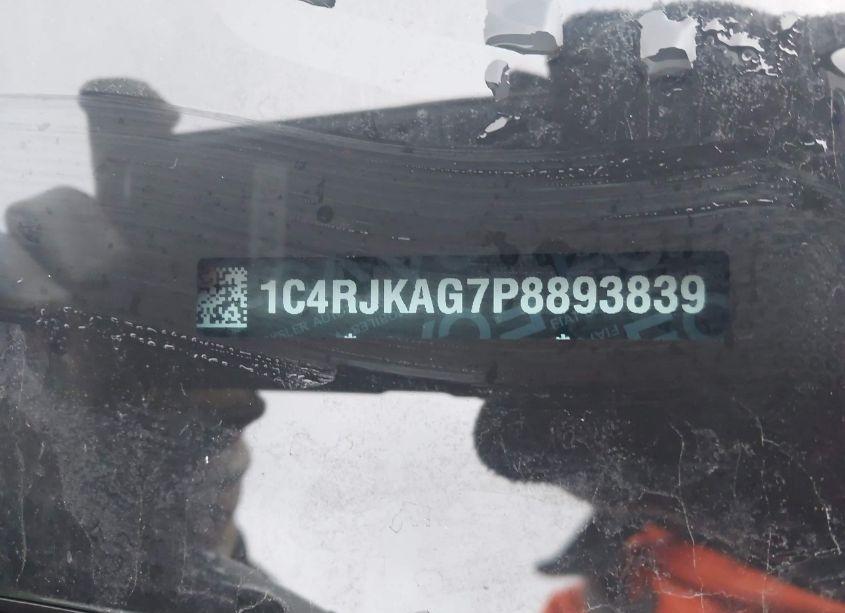 Photo 9 of 2023 Jeep Grand CHEROKEE L ALTITUDE 4X4/ALTITUDE X 4X4/LAREDO 4X4/LAREDO X 4X4 (VIN 1C4RJKAG7P8893839)