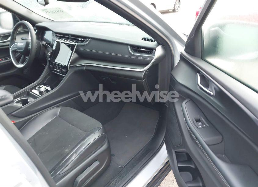 Photo 5 of 2024 Jeep Grand CHEROKEE L ALTITUDE 4X4 (VIN 1C4RJKAG8R8507562)