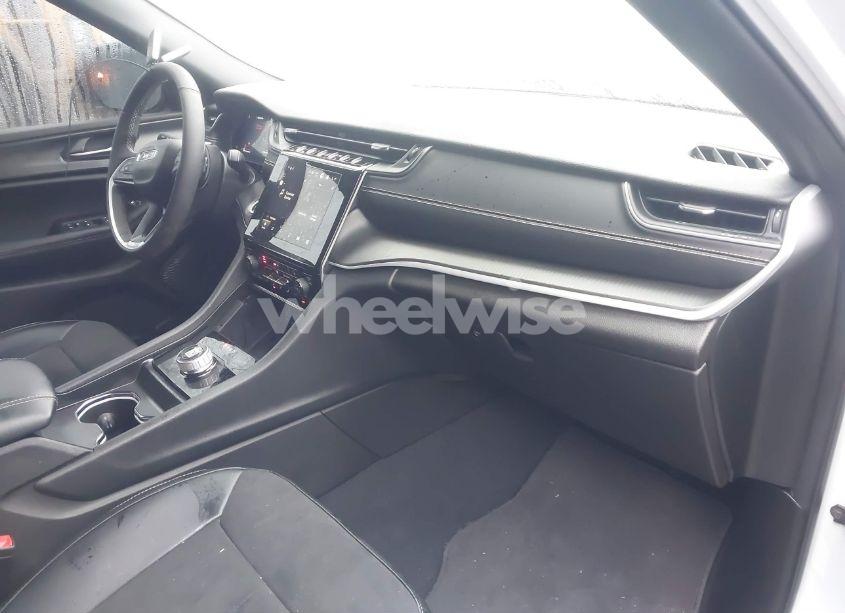 Photo 5 of 2024 Jeep Grand CHEROKEE L ALTITUDE 4X4 (VIN 1C4RJKAG8R8556020)