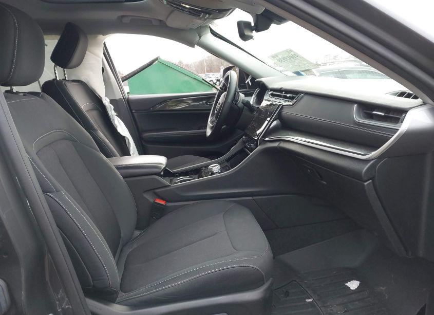 Photo 5 of 2022 Jeep Grand CHEROKEE L LAREDO 4X4 (VIN 1C4RJKAG9N8618079)