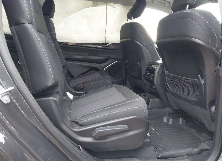 Photo 8 of 2022 Jeep Grand CHEROKEE L LAREDO 4X4 (VIN 1C4RJKAG9N8618079)