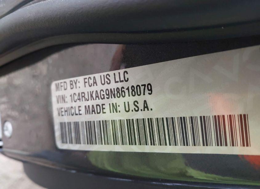 Photo 9 of 2022 Jeep Grand CHEROKEE L LAREDO 4X4 (VIN 1C4RJKAG9N8618079)