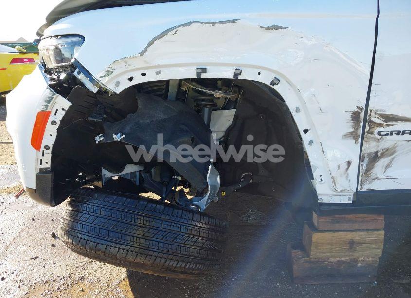 Photo 6 of 2024 Jeep Grand CHEROKEE L ALTITUDE 4X4 (VIN 1C4RJKAG9R8524015)