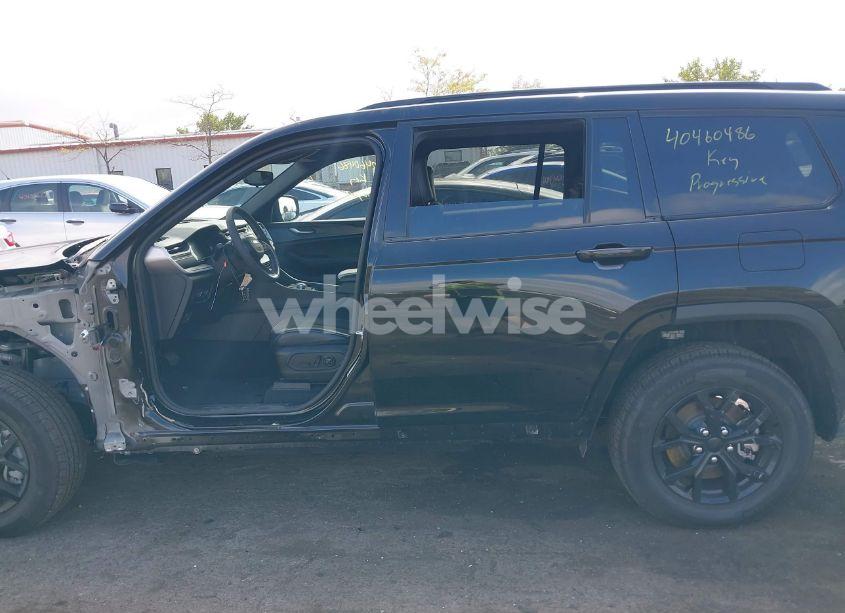 Photo 15 of 2024 Jeep Grand CHEROKEE L ALTITUDE X 4X4 (VIN 1C4RJKAG9R8562960)