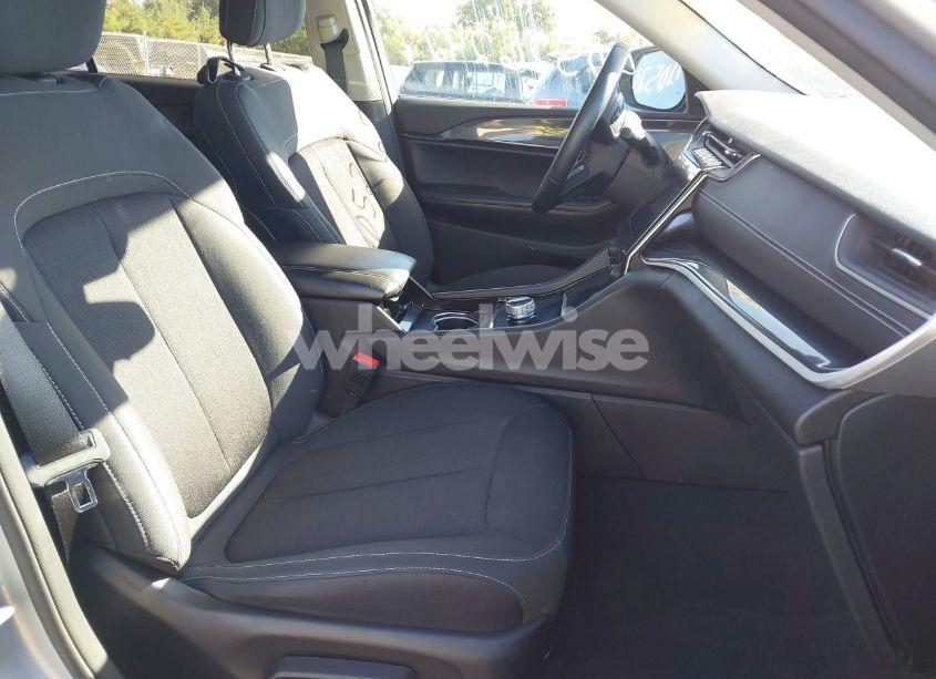 Photo 5 of 2021 Jeep Grand CHEROKEE L LAREDO 4X4 (VIN 1C4RJKAGXM8179828)