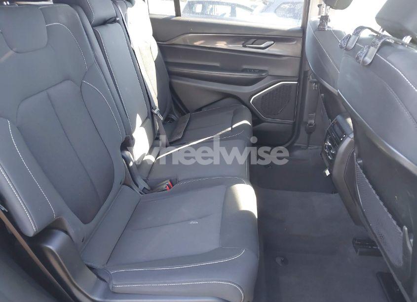 Photo 8 of 2021 Jeep Grand CHEROKEE L LAREDO 4X4 (VIN 1C4RJKAGXM8179828)