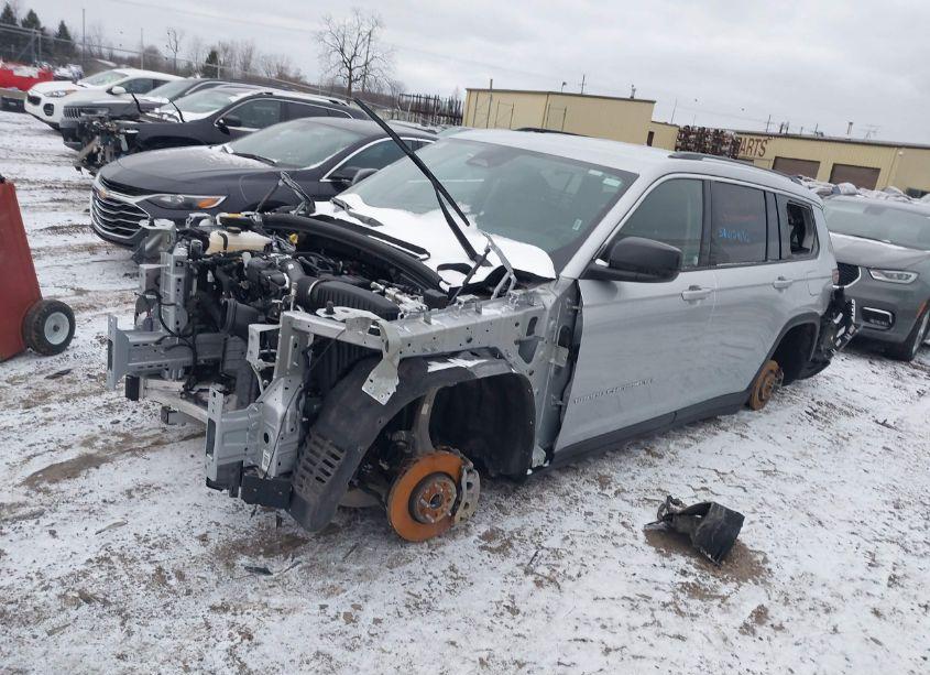 Photo 2 of 2023 Jeep Grand CHEROKEE L LAREDO 4X4 (VIN 1C4RJKAGXP8870135)