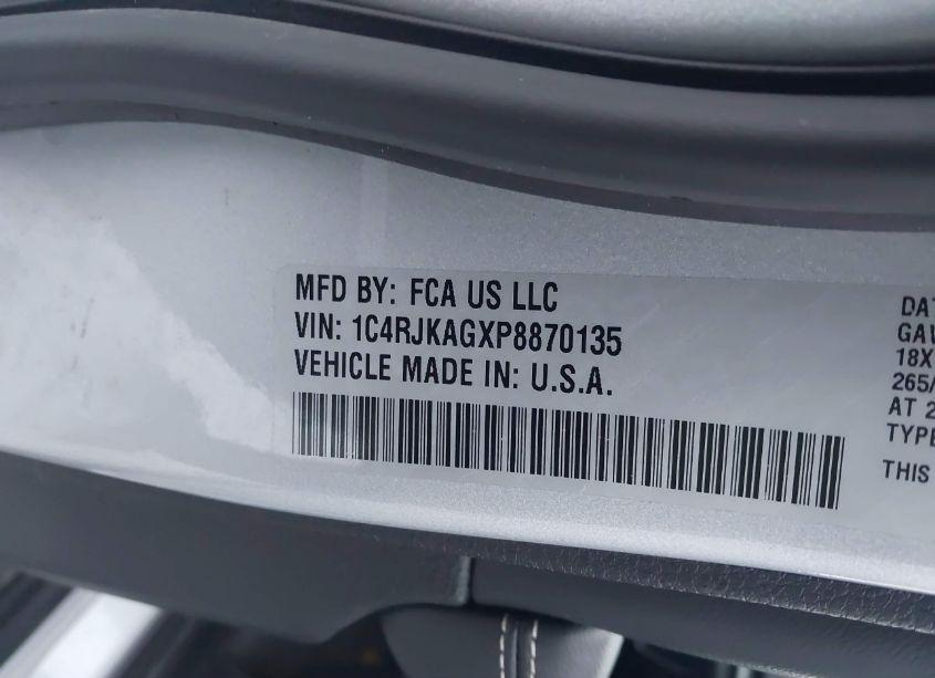 Photo 9 of 2023 Jeep Grand CHEROKEE L LAREDO 4X4 (VIN 1C4RJKAGXP8870135)