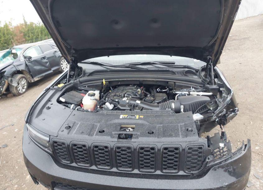 Photo 10 of 2024 Jeep Grand CHEROKEE L ALTITUDE 4X4 (VIN 1C4RJKAGXR8517560)