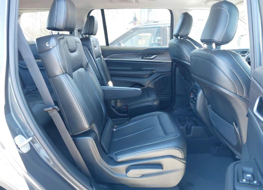 Photo 8 of 2023 Jeep Grand CHEROKEE L LIMITED 4X4 (VIN 1C4RJKBG0P8881546)