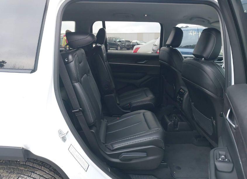 Photo 8 of 2023 Jeep Grand CHEROKEE L LIMITED 4X4 (VIN 1C4RJKBG0P8886259)