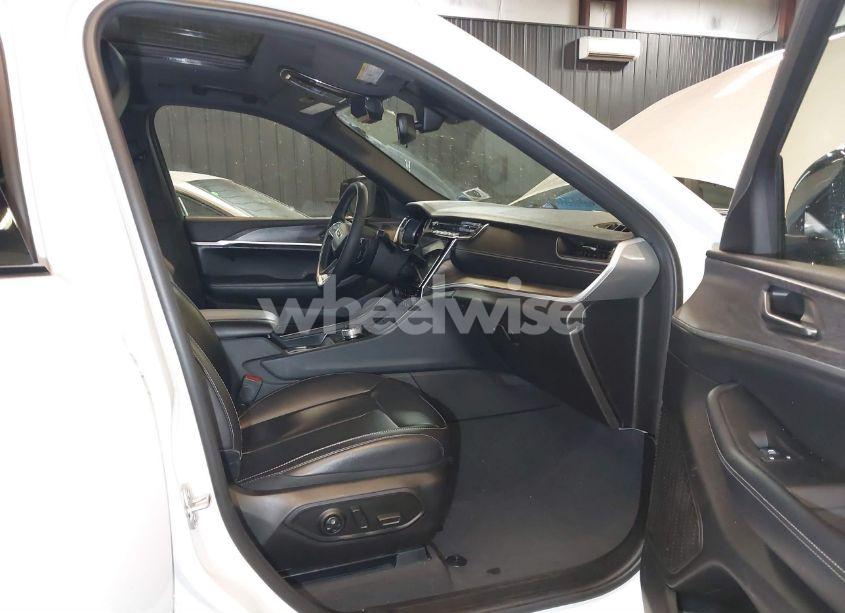 Photo 5 of 2024 Jeep Grand CHEROKEE L LIMITED 4X4 (VIN 1C4RJKBG0R8515797)