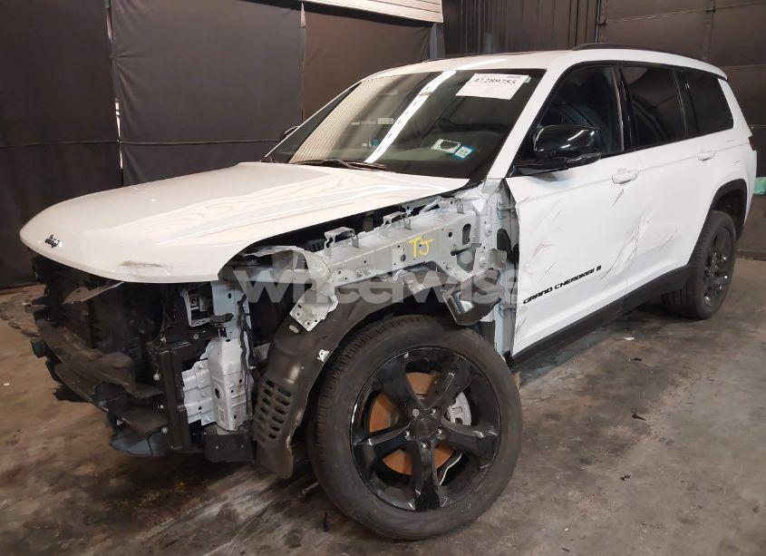 Photo 6 of 2024 Jeep Grand CHEROKEE L LIMITED 4X4 (VIN 1C4RJKBG0R8515797)