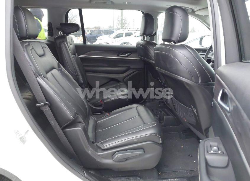 Photo 8 of 2023 Jeep Grand CHEROKEE L LIMITED 4X4 (VIN 1C4RJKBG1P8832579)