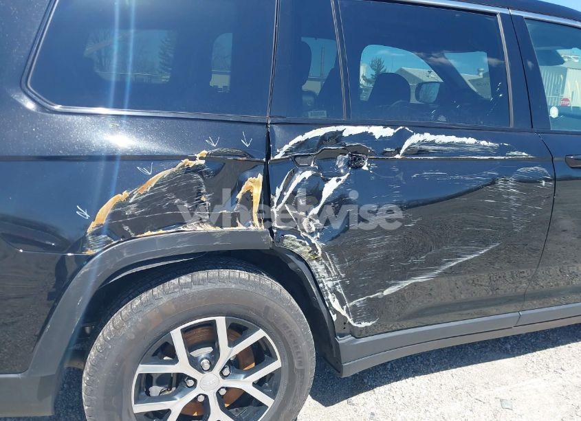 Photo 6 of 2024 Jeep Grand CHEROKEE L LIMITED 4X4 (VIN 1C4RJKBG1R8542832)