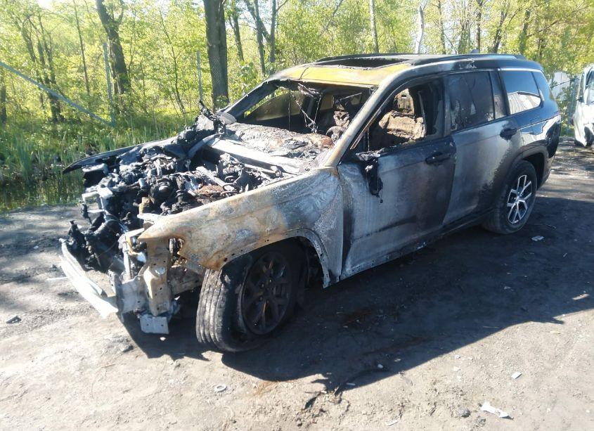 Photo 2 of 2024 Jeep Grand CHEROKEE L LIMITED 4X4 (VIN 1C4RJKBG1R8917389)