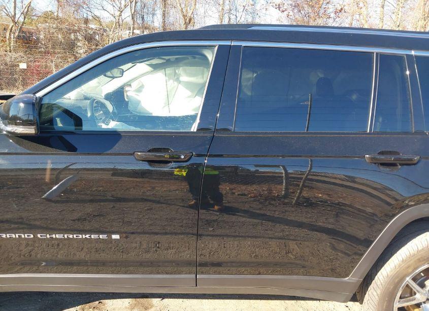 Photo 13 of 2022 Jeep Grand CHEROKEE L LIMITED 4X4 (VIN 1C4RJKBG2N8561335)