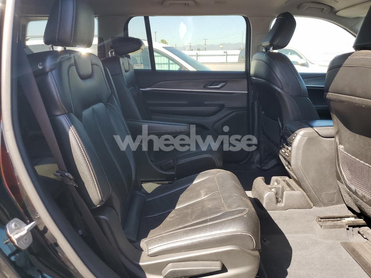 Photo 11 of 2023 JEEP GRAND CHEROKEE L LIMITED (VIN 1C4RJKBG3P8806646)