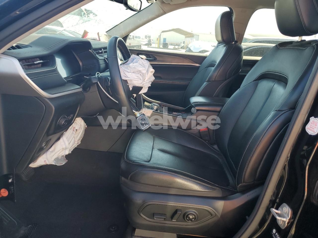 Photo 7 of 2023 JEEP GRAND CHEROKEE L LIMITED (VIN 1C4RJKBG3P8806646)