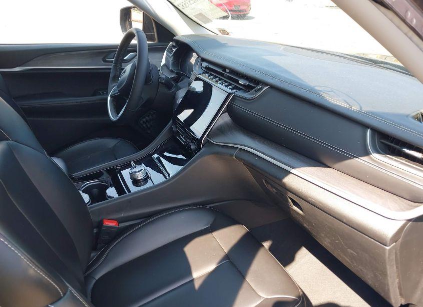 Photo 5 of 2023 Jeep Grand CHEROKEE L LIMITED 4X4 (VIN 1C4RJKBG3P8811037)