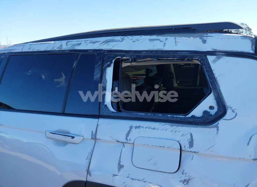 Photo 20 of 2024 Jeep Grand CHEROKEE L LIMITED 4X4 (VIN 1C4RJKBG3R8531184)