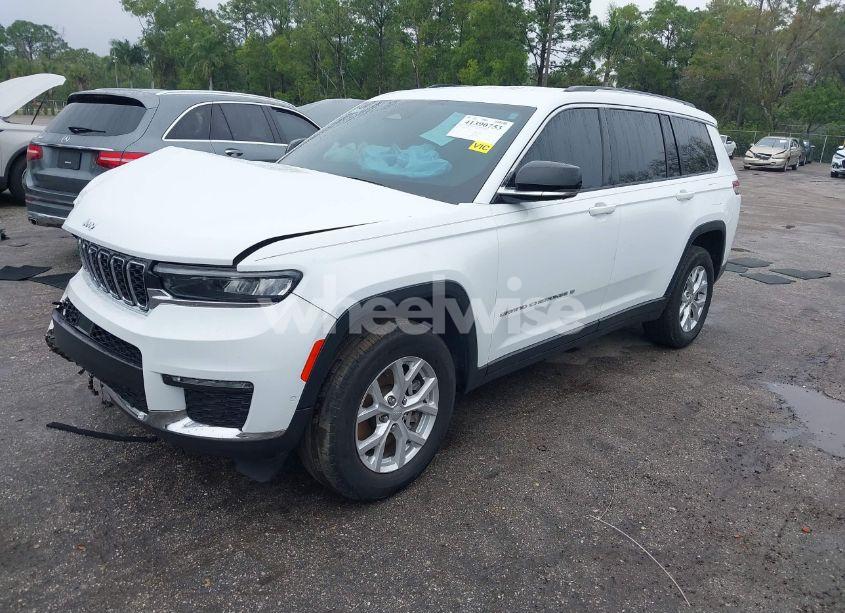 Photo 2 of 2024 Jeep Grand CHEROKEE L LIMITED 4X4 (VIN 1C4RJKBG3R8924053)